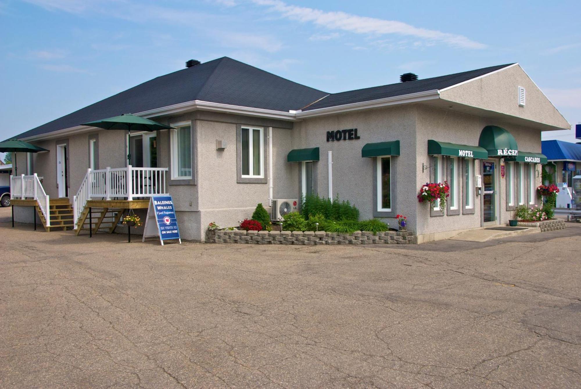 Motel Des Cascades Baie-Saint-Paul Bagian luar foto