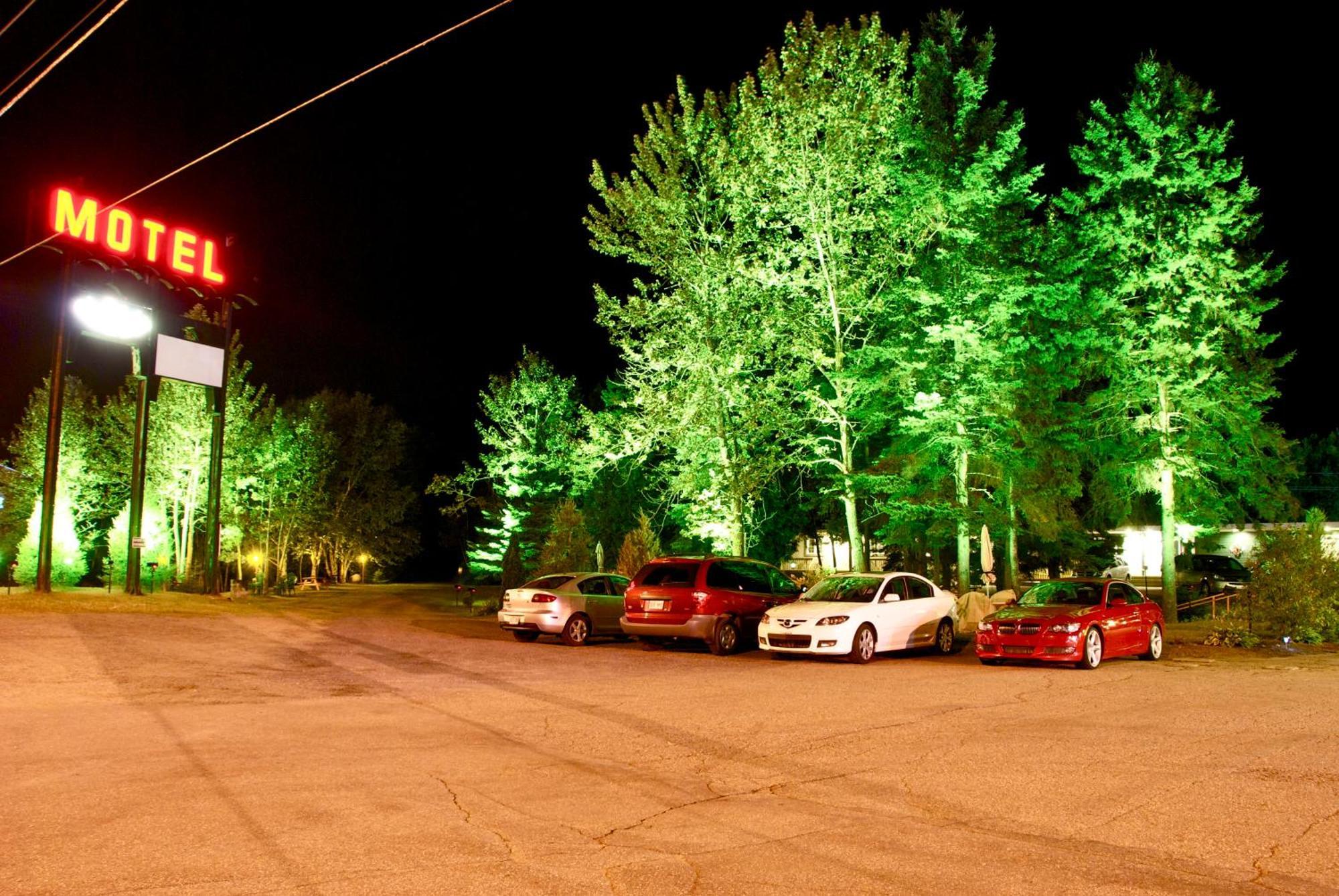 Motel Des Cascades Baie-Saint-Paul Bagian luar foto