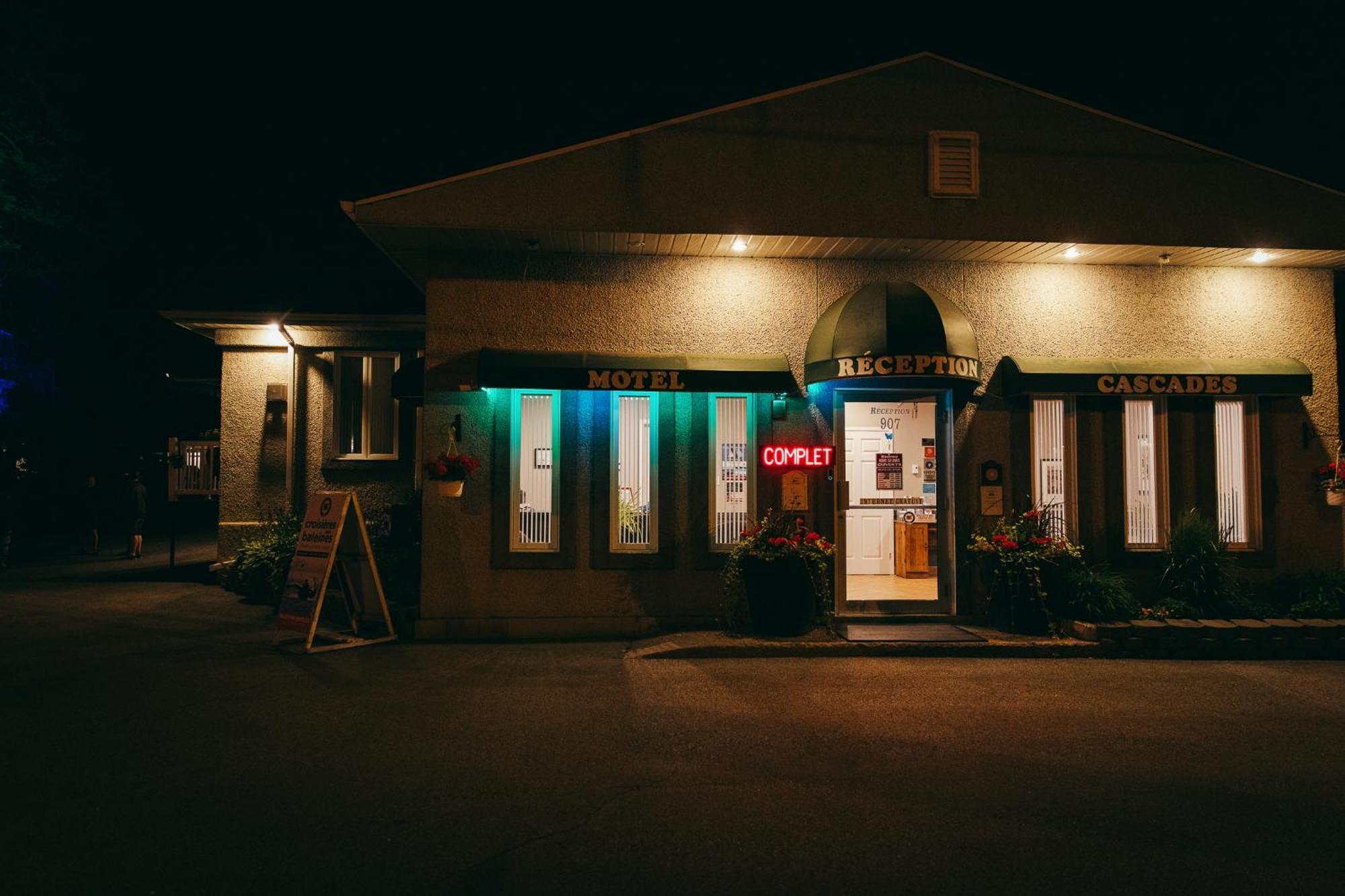 Motel Des Cascades Baie-Saint-Paul Bagian luar foto