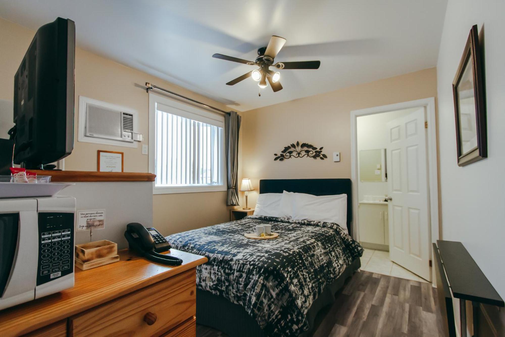 Motel Des Cascades Baie-Saint-Paul Bagian luar foto